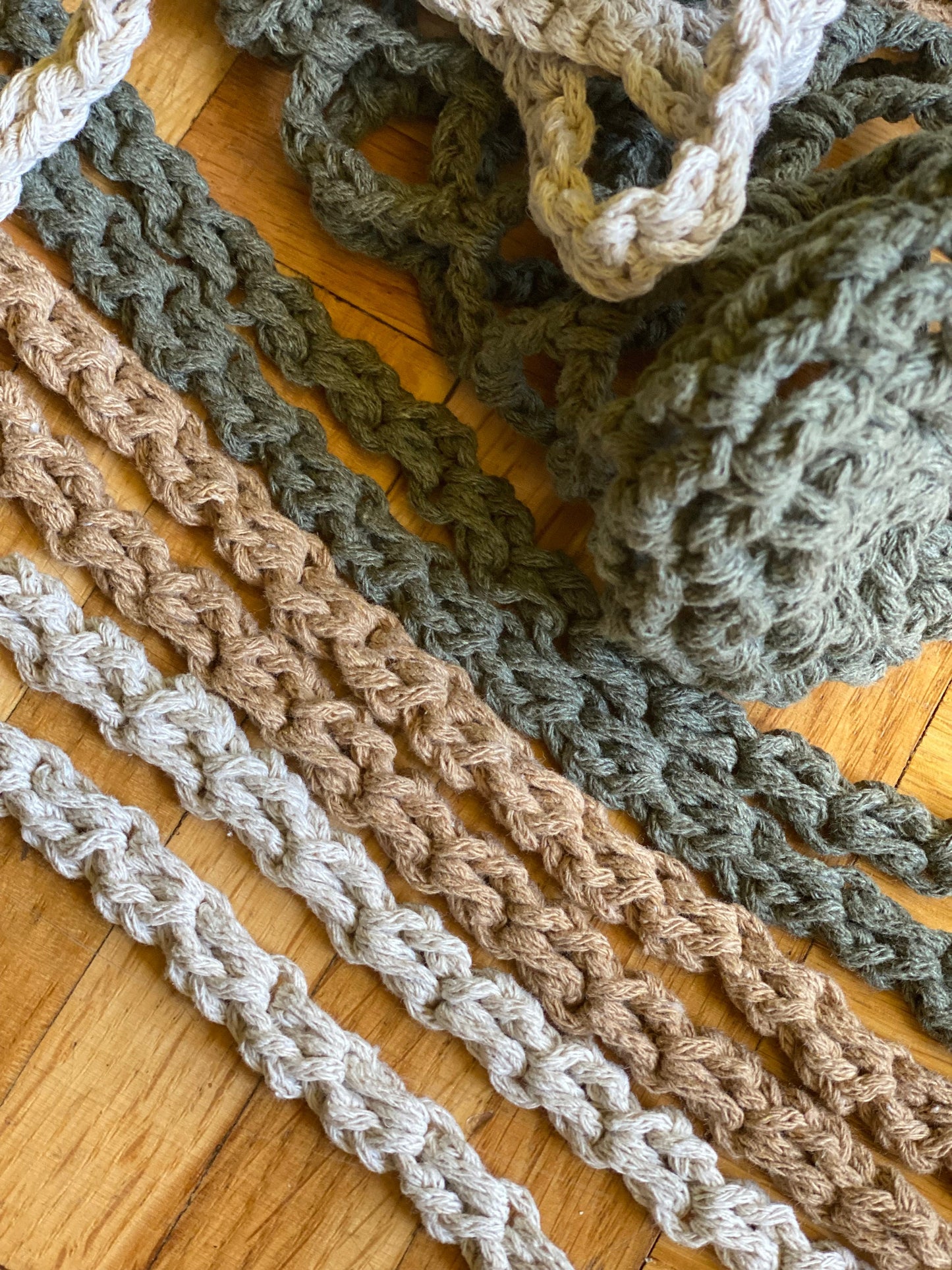 Mesh bottle holder, strong bottle holder, crochet water bottle holder, water bottle pouch, crossbody bottle holder, net holder