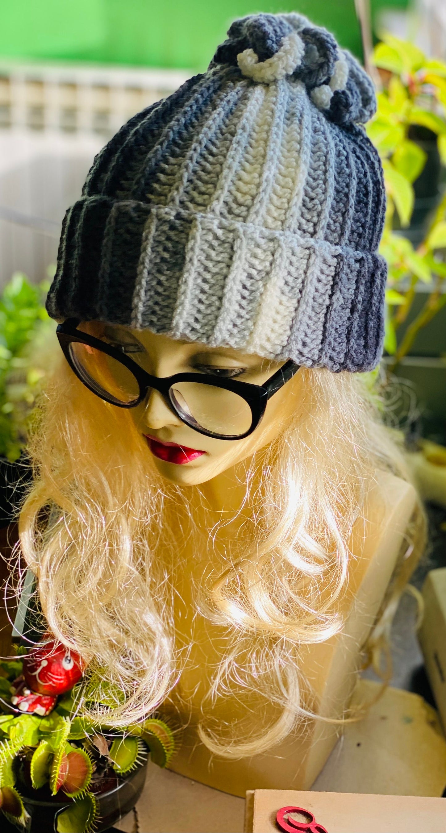 Crochet bobble beanie, crochet bobble, black and white beanie, crochet black and white bubble hat