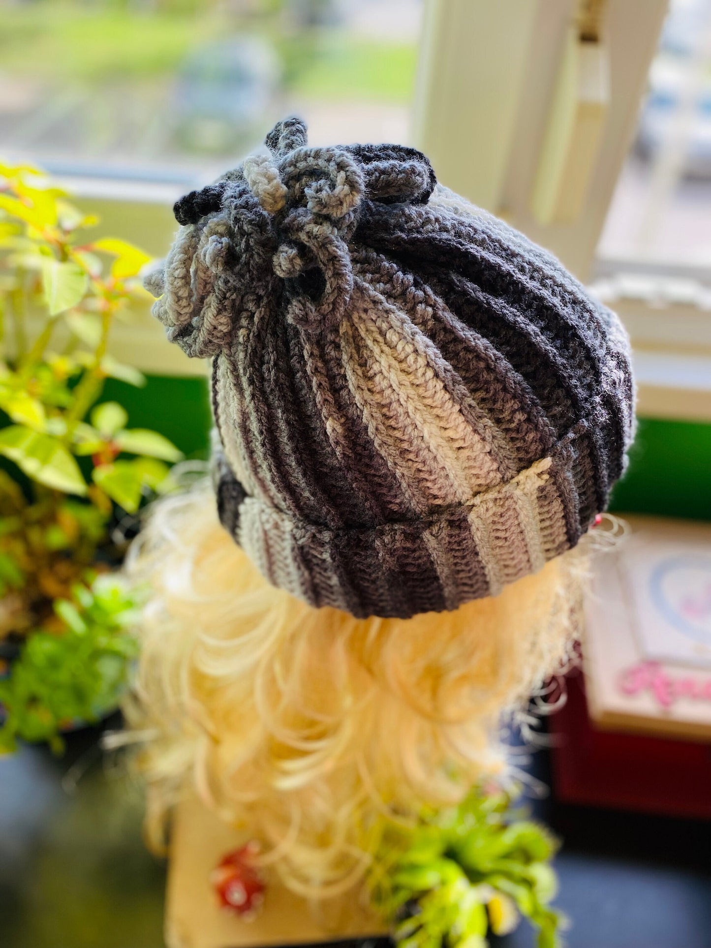 Crochet bobble beanie, crochet bobble, black and white beanie, crochet black and white bubble hat