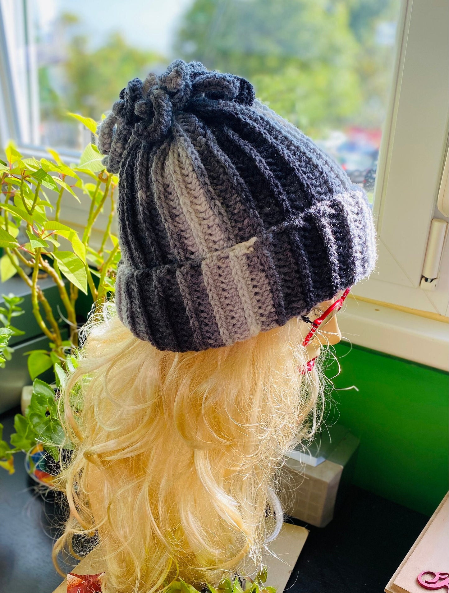 Crochet bobble beanie, crochet bobble, black and white beanie, crochet black and white bubble hat
